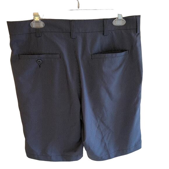 PGA Tour Dark Gray Herringbone Pattern Lightweight Golf Shorts Size 32 - Picture 2 of 8